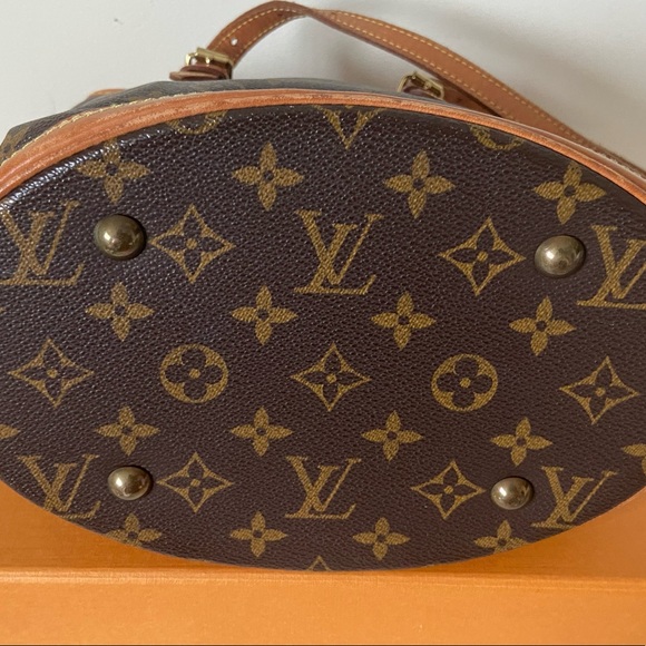 ⭐️SOLD ⭐️ Louis Vuitton Petit (PM) Bucket Bag - Picture 13 of 14